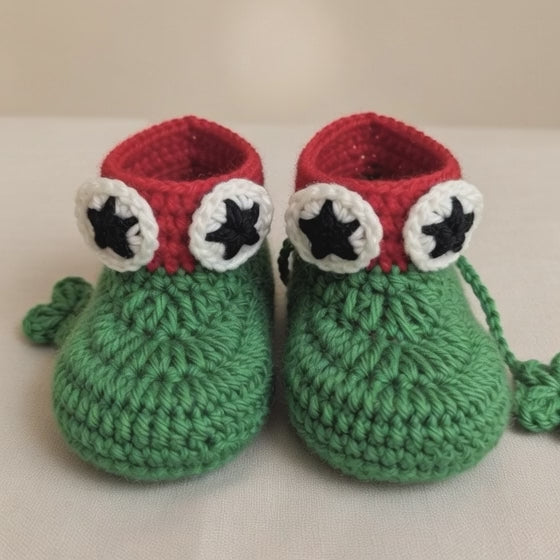 Hand-Crocheted Frog-Inspired Baby Booties – Adorable, Soft & Perfect for Gifting (3-6 Months)